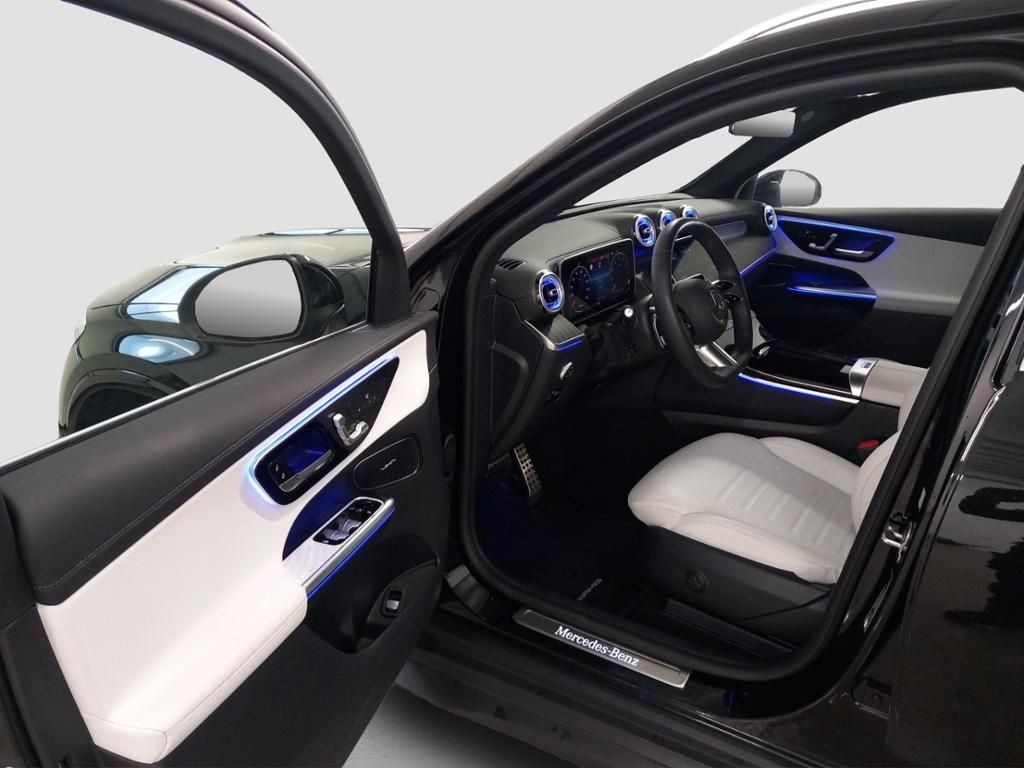 Fahrzeugabbildung Mercedes-Benz GLC 200 4M AMG*AHK*Pano-Dach*Distronic*360