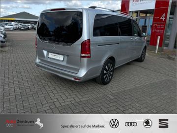 Mercedes V 220 - 8