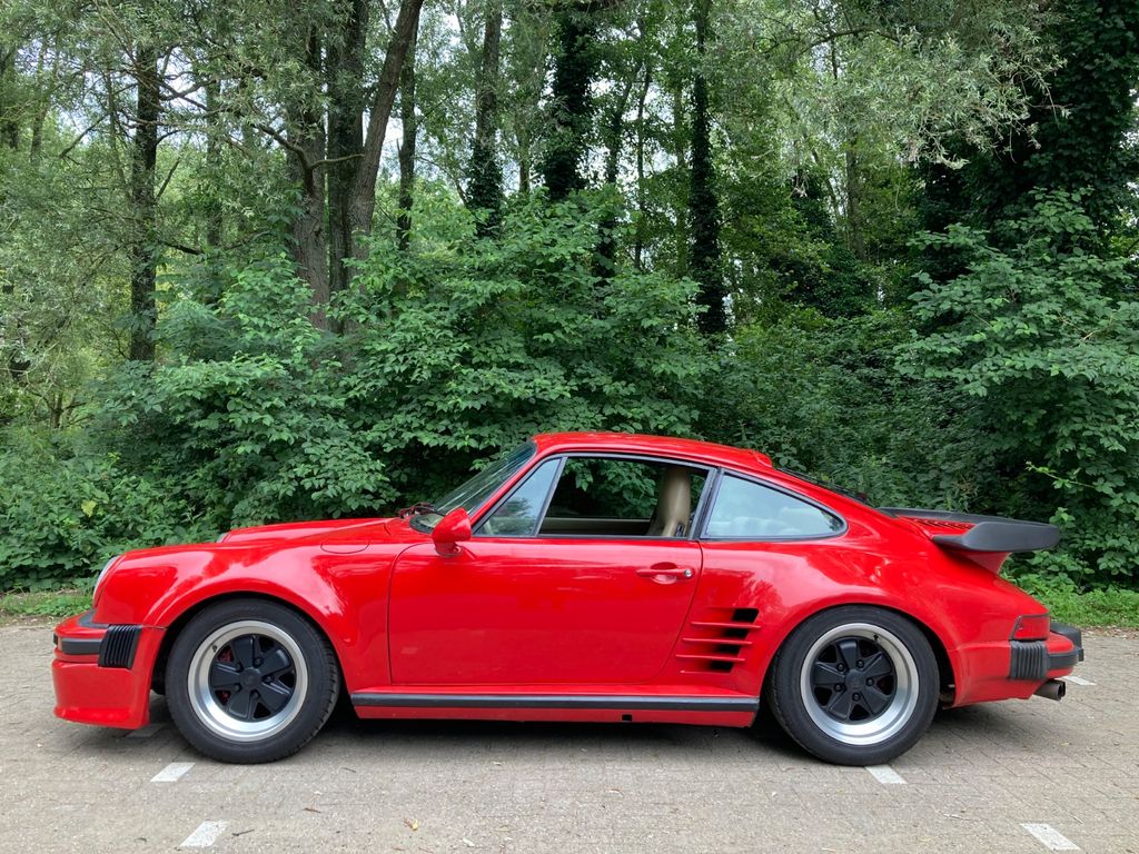 Porsche 930