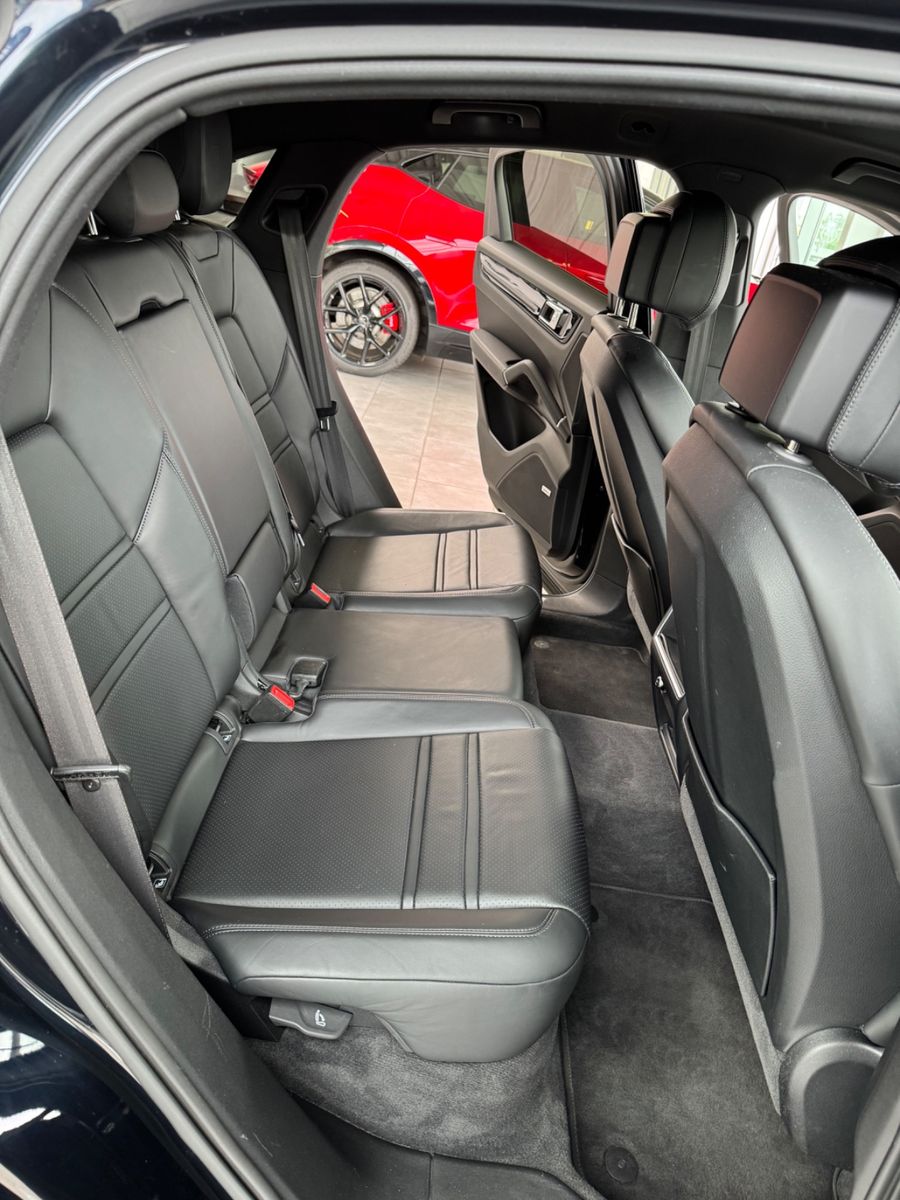 Fahrzeugabbildung Porsche Cayenne Coupe E-Hybrid Platinum Edition