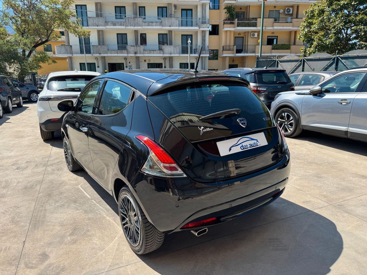 Lancia Ypsilon 1.0 FireFly 5 porte S&S Hybrid Ec
