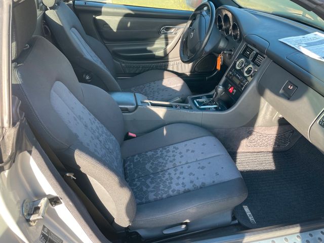 Fahrzeugabbildung Mercedes-Benz SLK 200(Tüv&Insp. neu/1 Hand/S-heft MB)