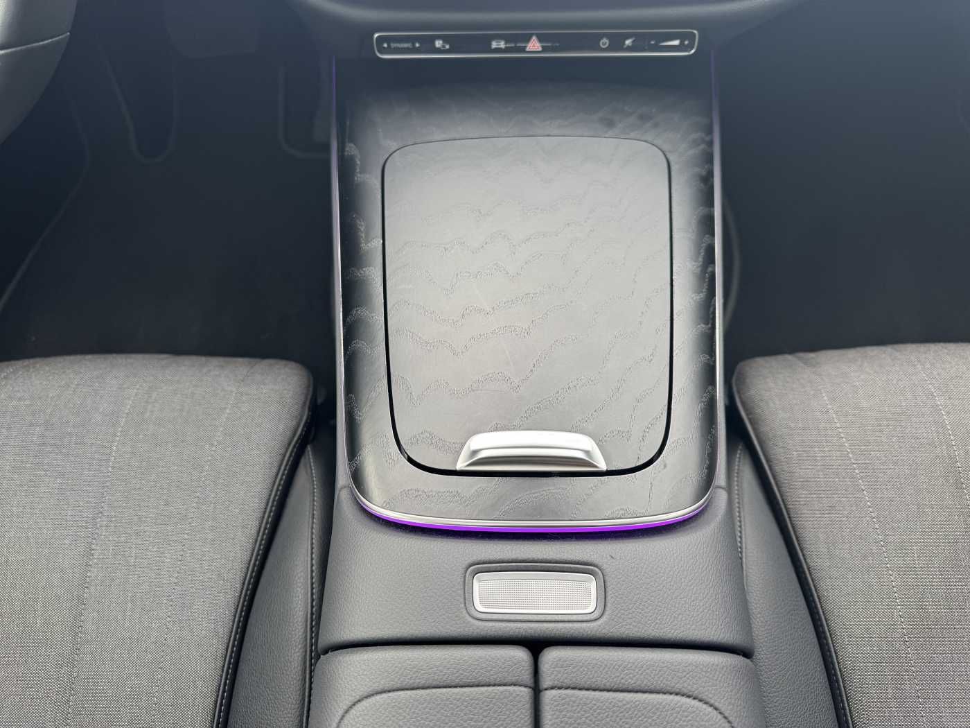 Fahrzeugabbildung Mercedes-Benz E 200 T AVANTGARDE+DistrPlus+Pano+ AHK+Ambiente