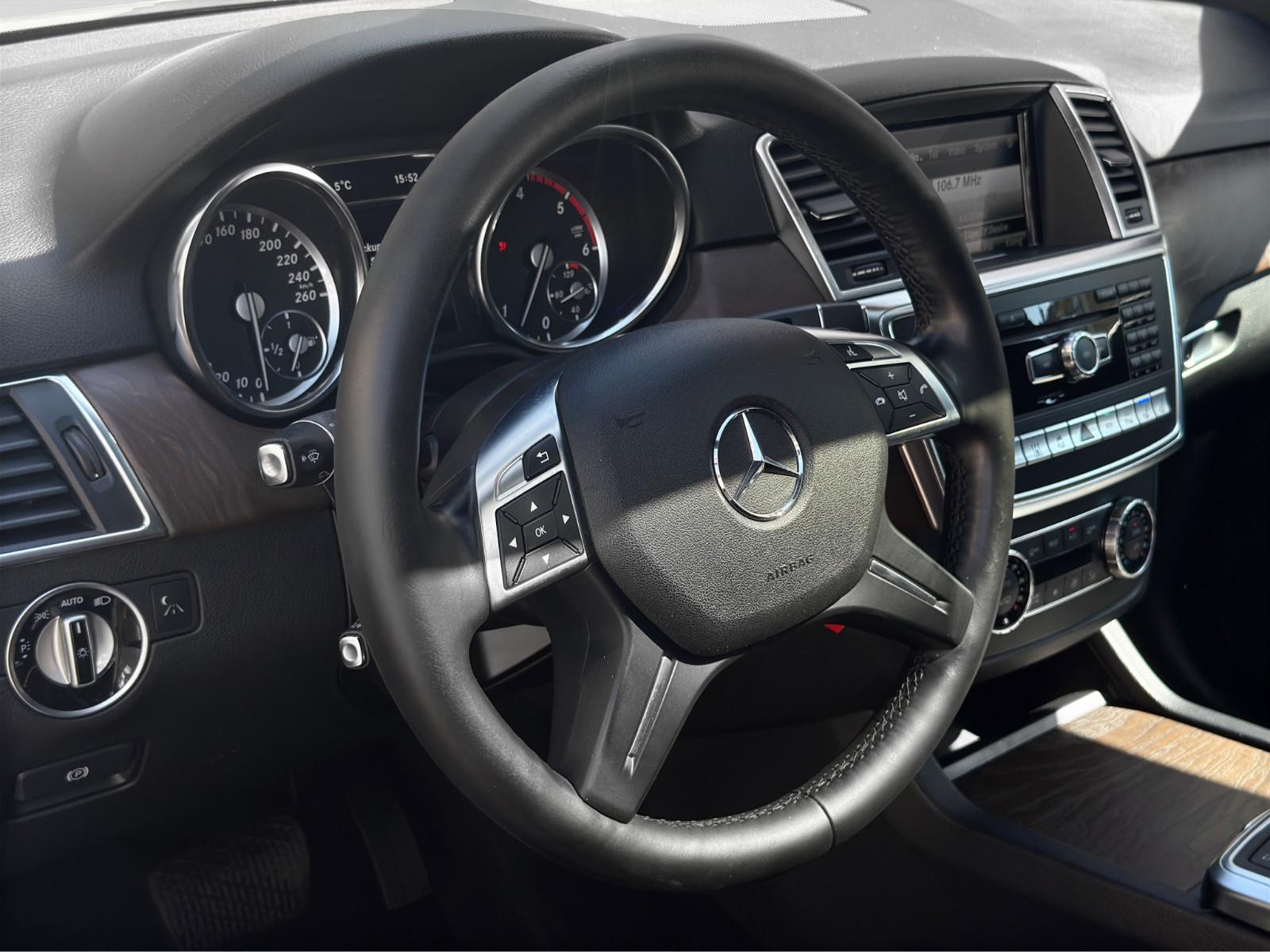 Mercedes-Benz ML 350CDI V6 4MATIC*Leder*Bi-Xenon*360°*Schieb.*