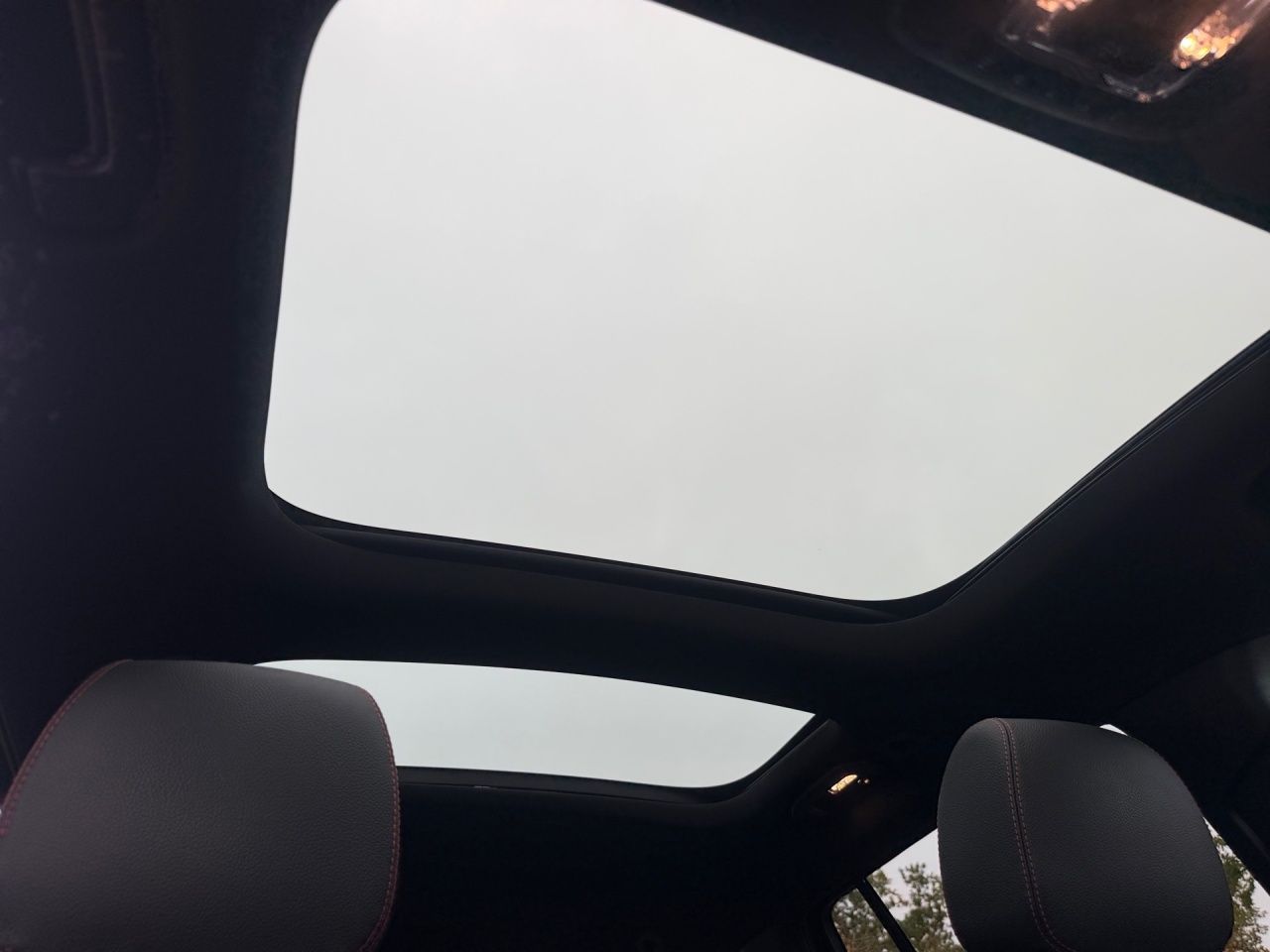 Fahrzeugabbildung Mercedes-Benz GLB 35 AMG 4M AHK+PANO+MULTIB+NIGHT+AUG.REA+CARP
