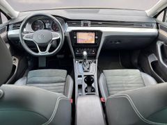 Fahrzeugabbildung Volkswagen Passat Var. 2.0TDI DSG Elegance AHK MATRIX ACC