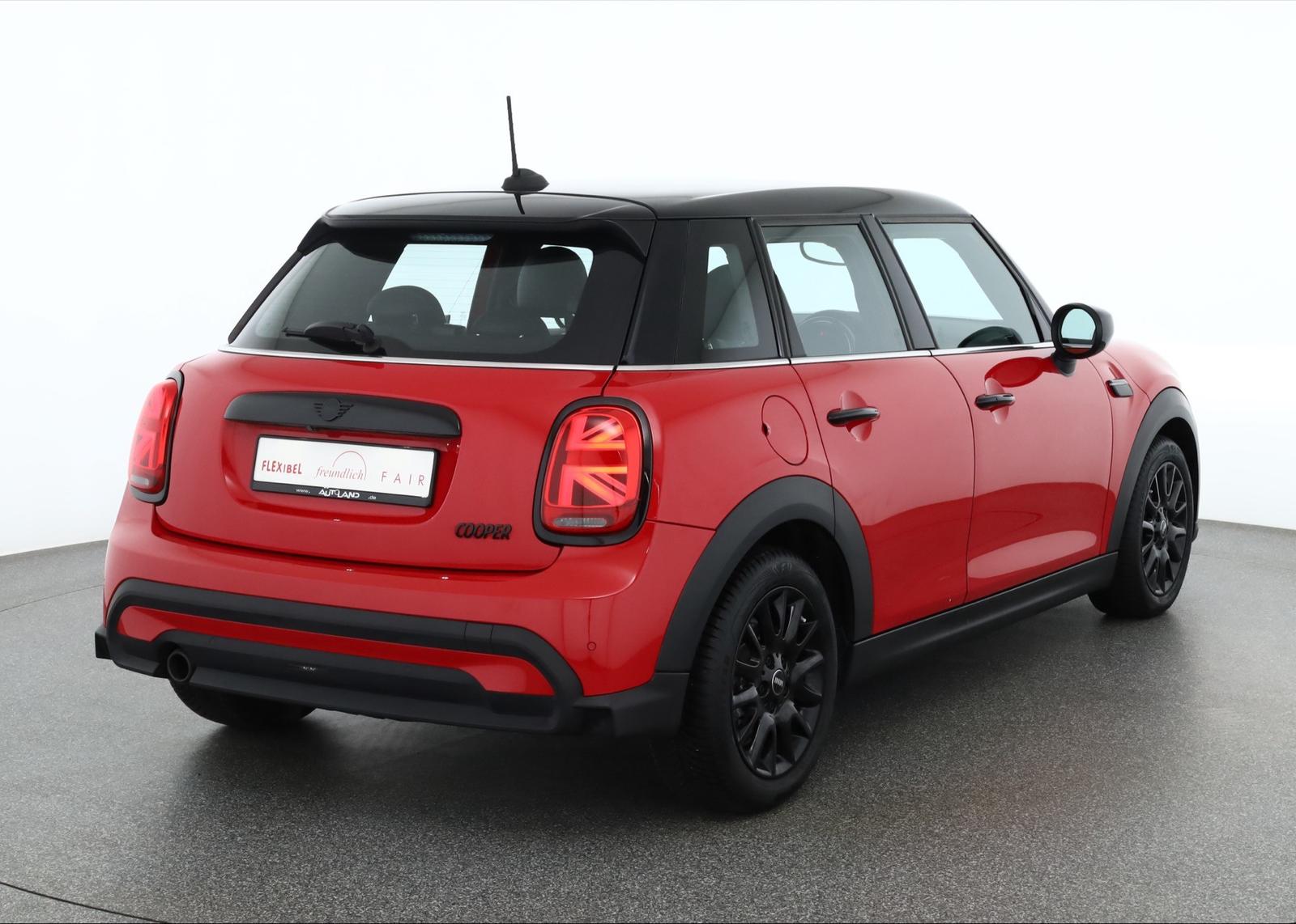 MINI Cooper 1.5 Classic Trim LED Navi Kamera Leder