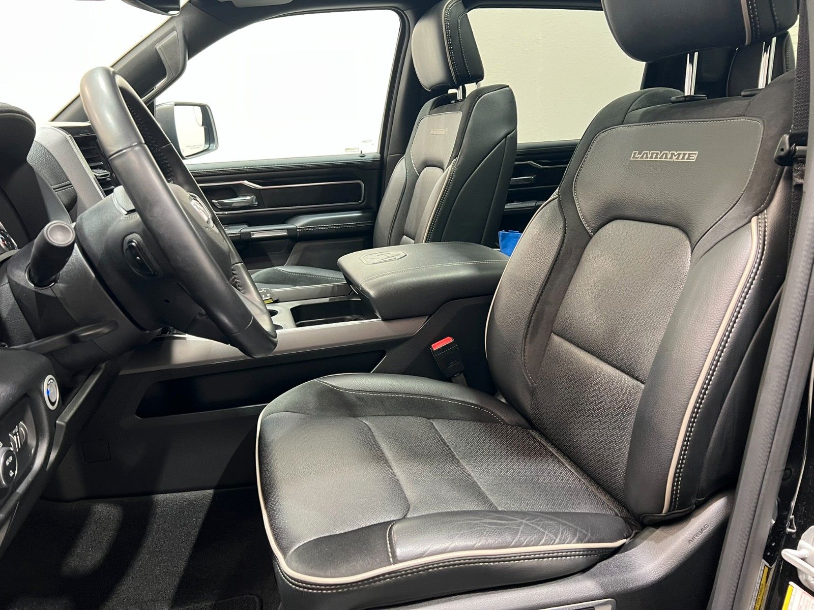 Fahrzeugabbildung Dodge RAM 1500 Laramie Crew Cab Longbed 4x4 *LPG/AHK*