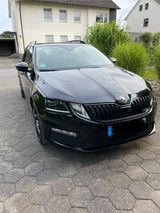 Skoda Octavia 2.0 TSI DSG RS 245 Combi RS - Skoda Octavia: Alcantara