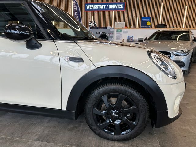 MYAUTOCENTER – Gebraucht- und Jahreswagen mit Werkstattservice in Pfaffenhofen MINI Mini 5-trg. Cooper D *Navi*Pano*