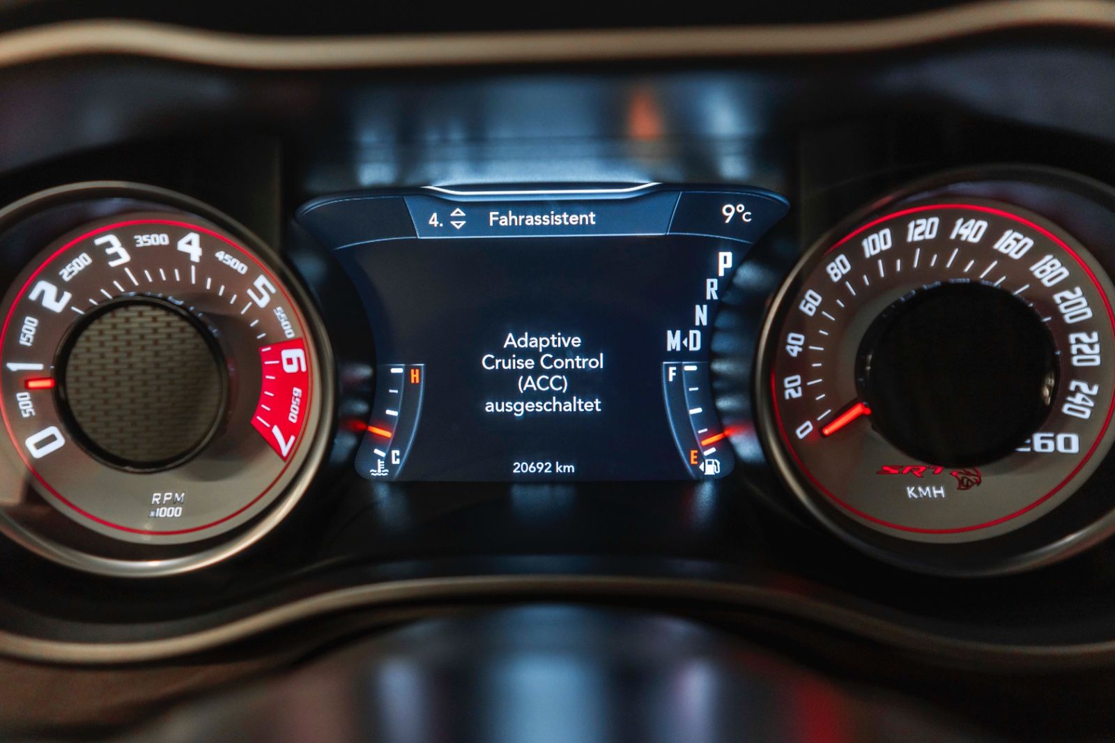 Fahrzeugabbildung Dodge Challenger 5,7 R/T ACC KAM CARPLAY NAV ALPINE