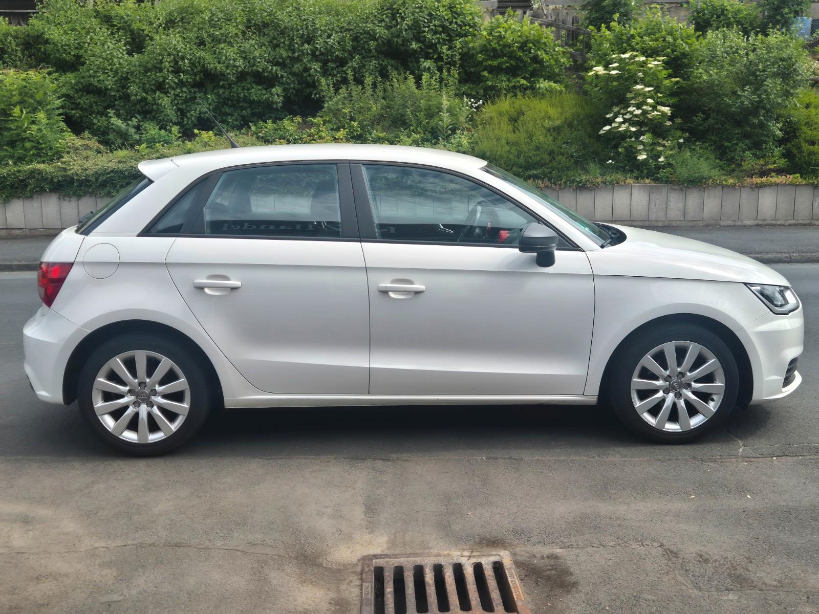 Audi A1 1,0 TFSI Sportback basis/Navi/Garantie