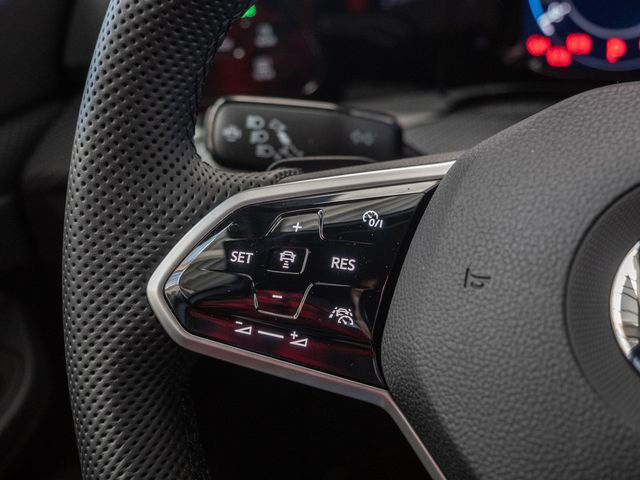 Golf VIII 2.0 TSI R-Line SHZ NAVI LED ACC AID