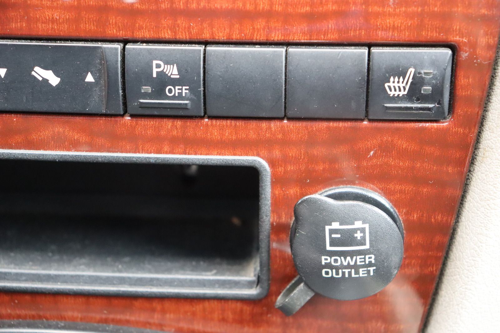 Fahrzeugabbildung Jeep Commander 3.0 CRD Autom.* Standhzg.