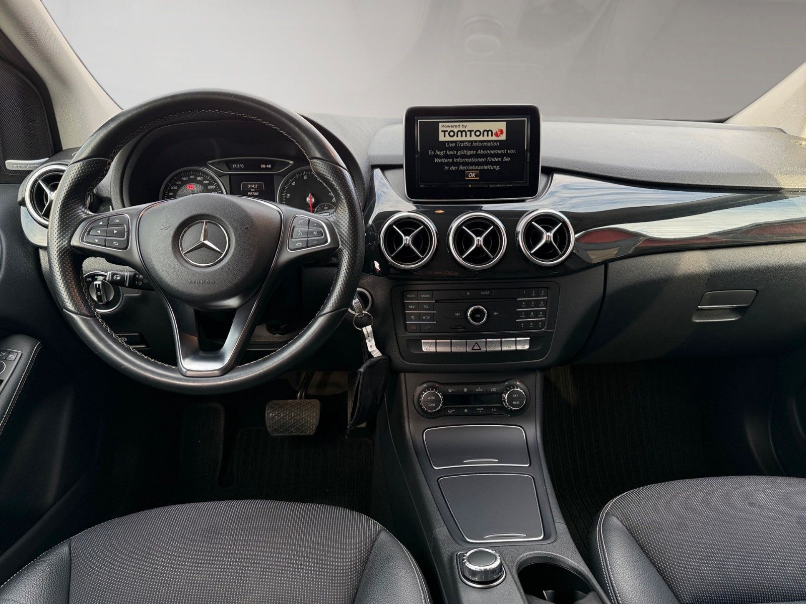 Fahrzeugabbildung Mercedes-Benz B 200 BlueEFFICIENCY Sports Tourer*AHK*Harman-K.