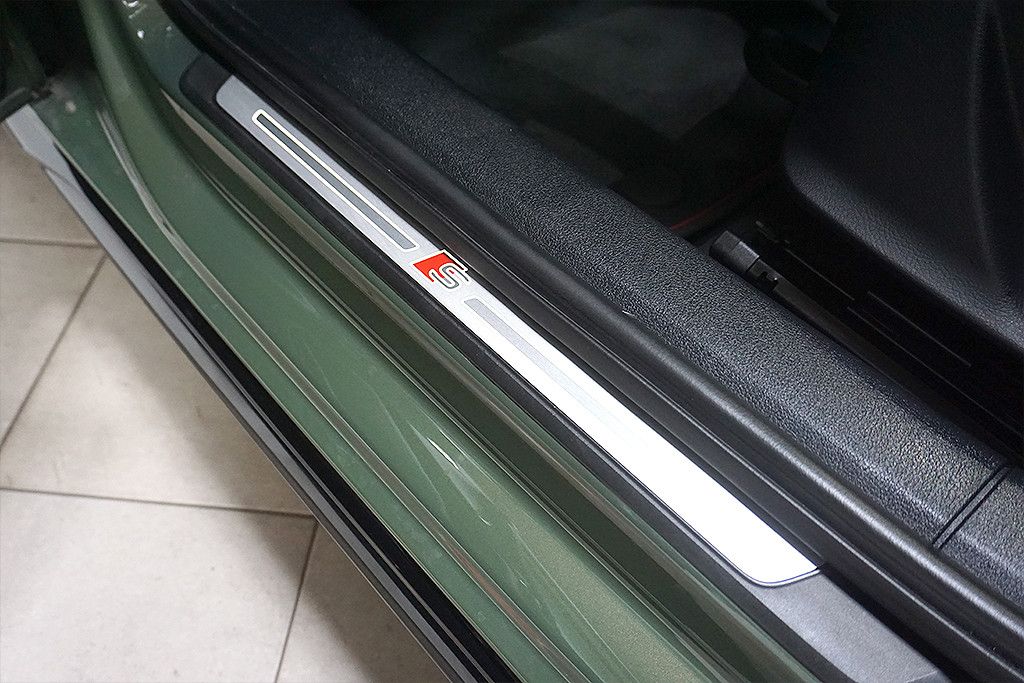 AUDI A4 2024