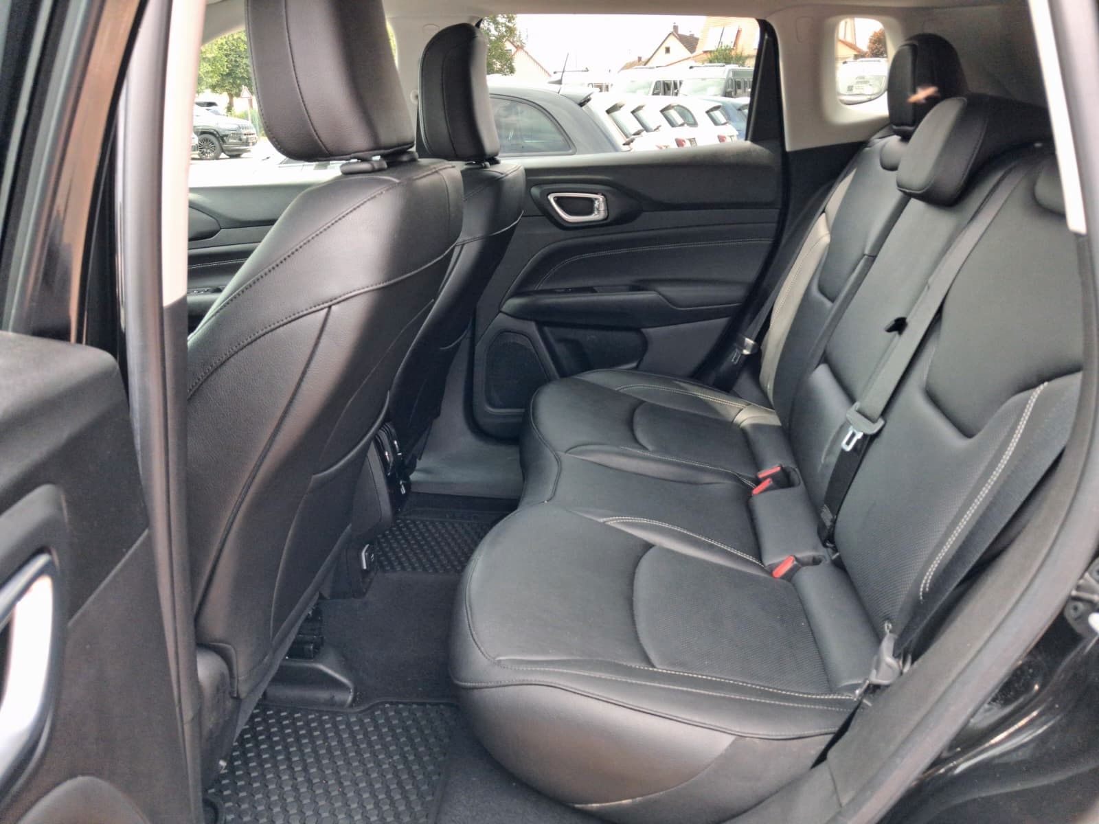 Fahrzeugabbildung Jeep Compass S Plug-In Hybrid 4WD Leder