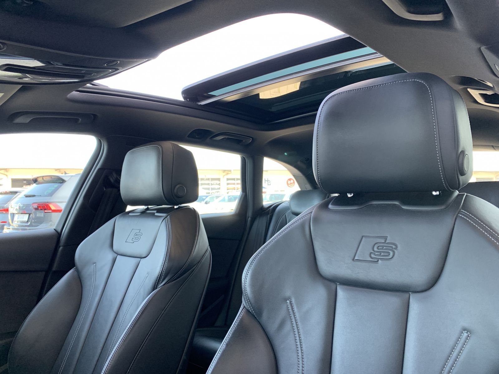 Fahrzeugabbildung Audi A4 2.0 TDI*S Line*Leder*Head-Up*VC*Cam*LED*AHK*