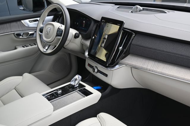 Volvo XC90 T8 0,5% UltraBlack*STDHZG*360°*LUFT*ACC*AHK