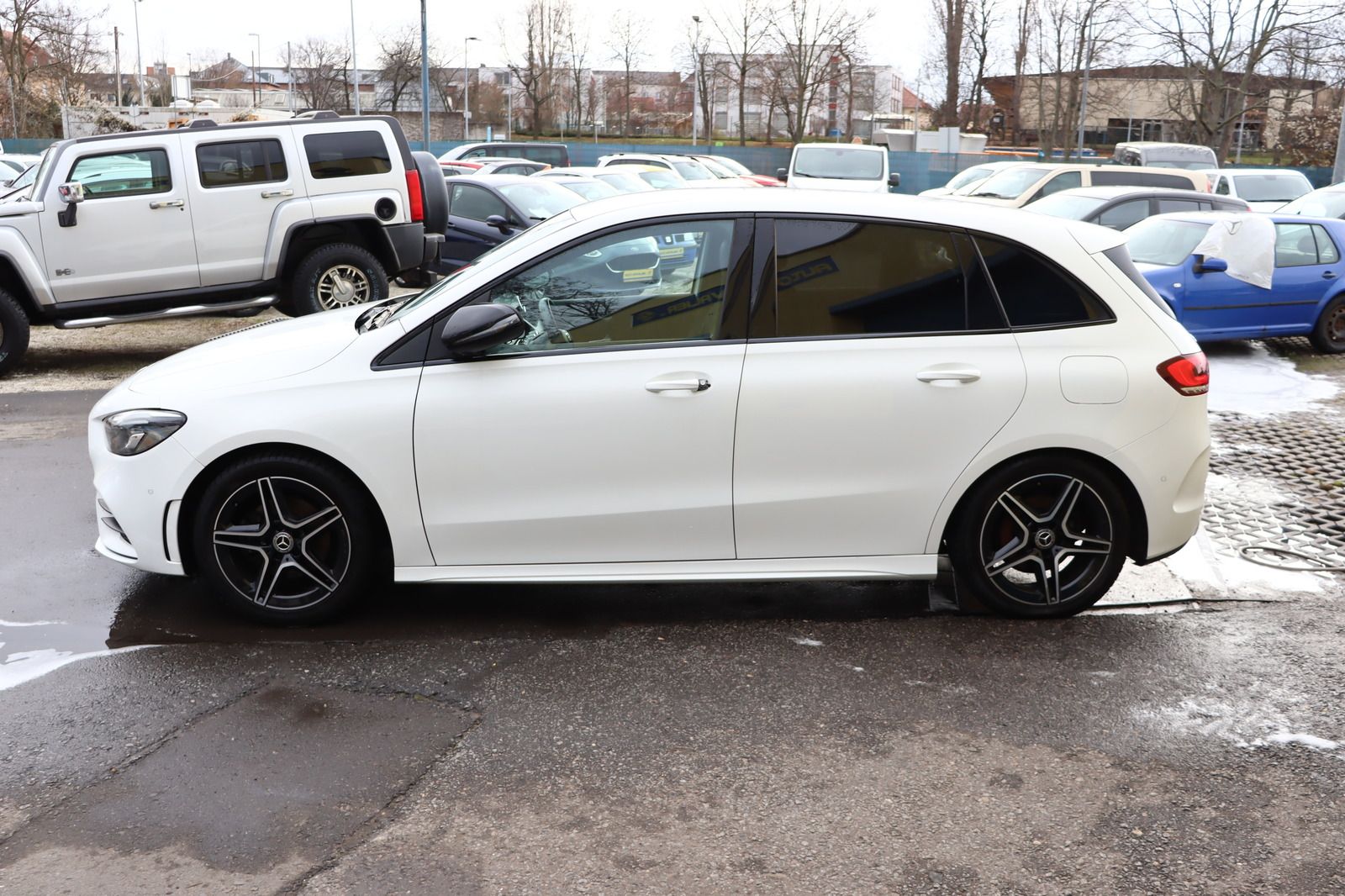 Fahrzeugabbildung Mercedes-Benz B 200 AMG Line * Navigation * Alcantara