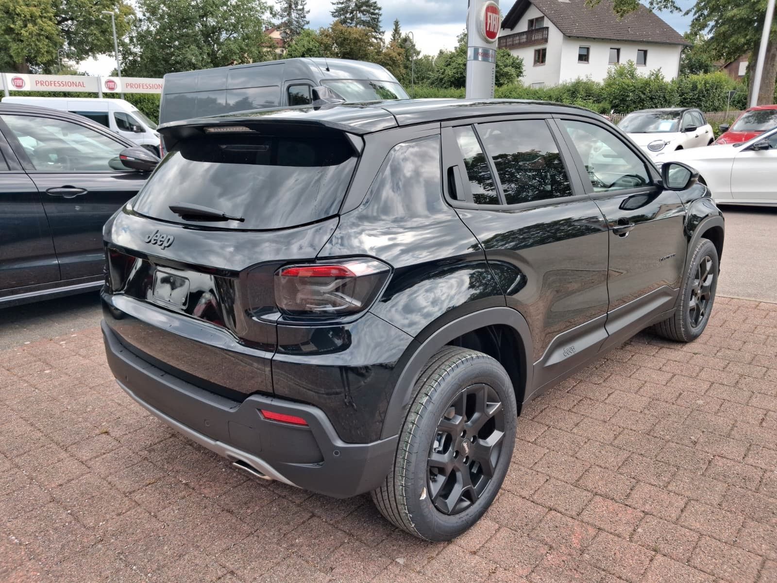 Fahrzeugabbildung Jeep Avenger Altitude Mild-Hybrid Black Edition