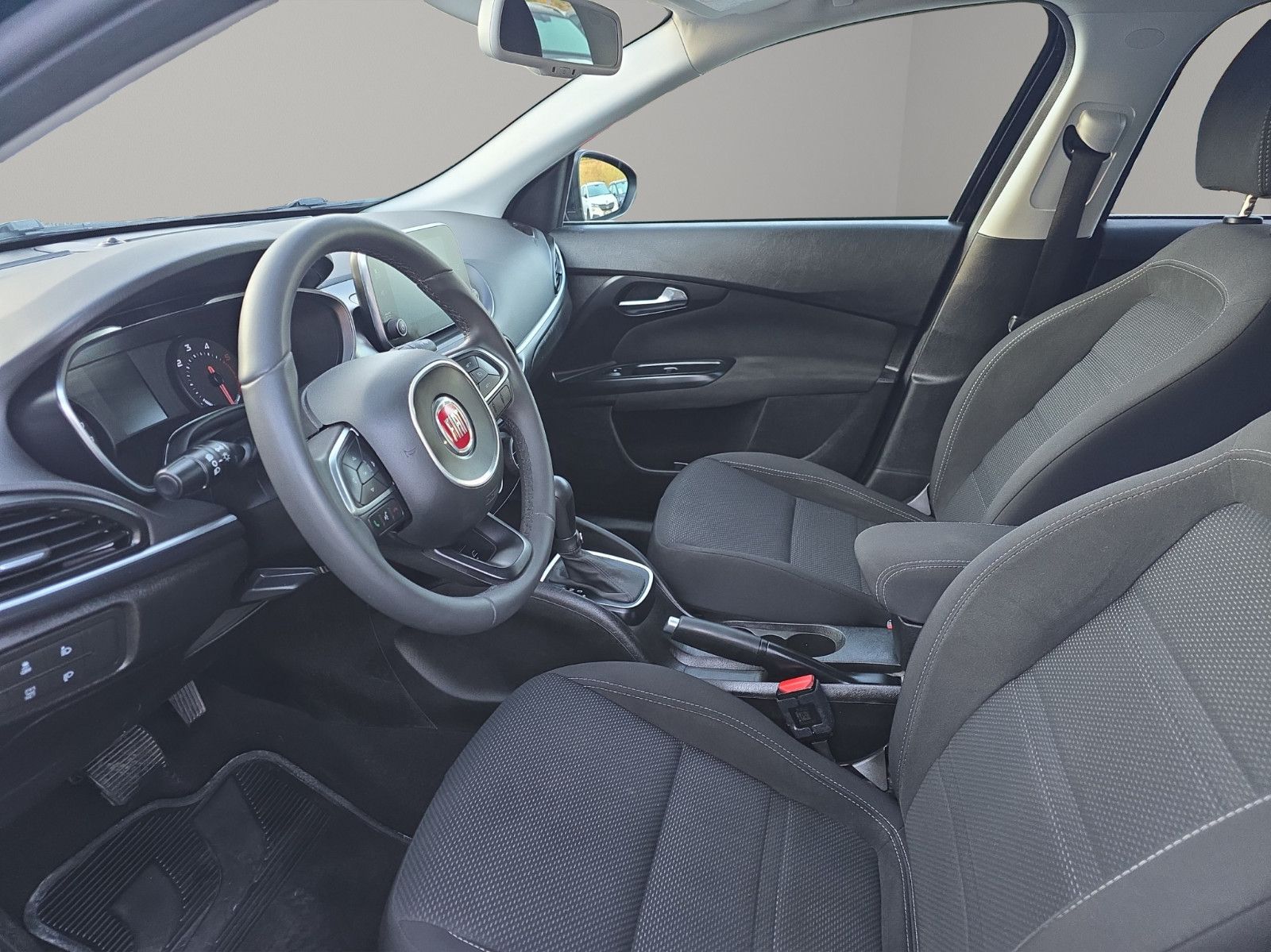 Fahrzeugabbildung Fiat Tipo Lounge Automatik Kamera LED  Navi  PCD