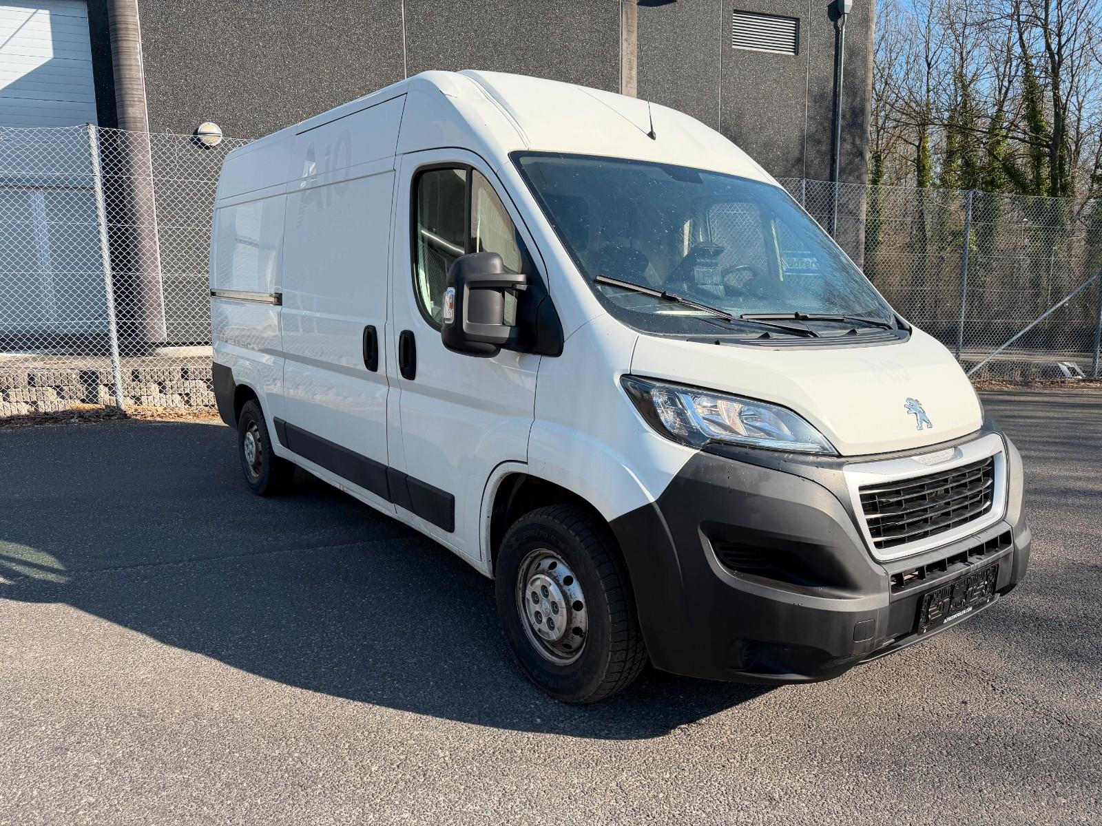 Peugeot Boxer Kasten Hochraum 330 L2H2 Pro BlueHDi 130
