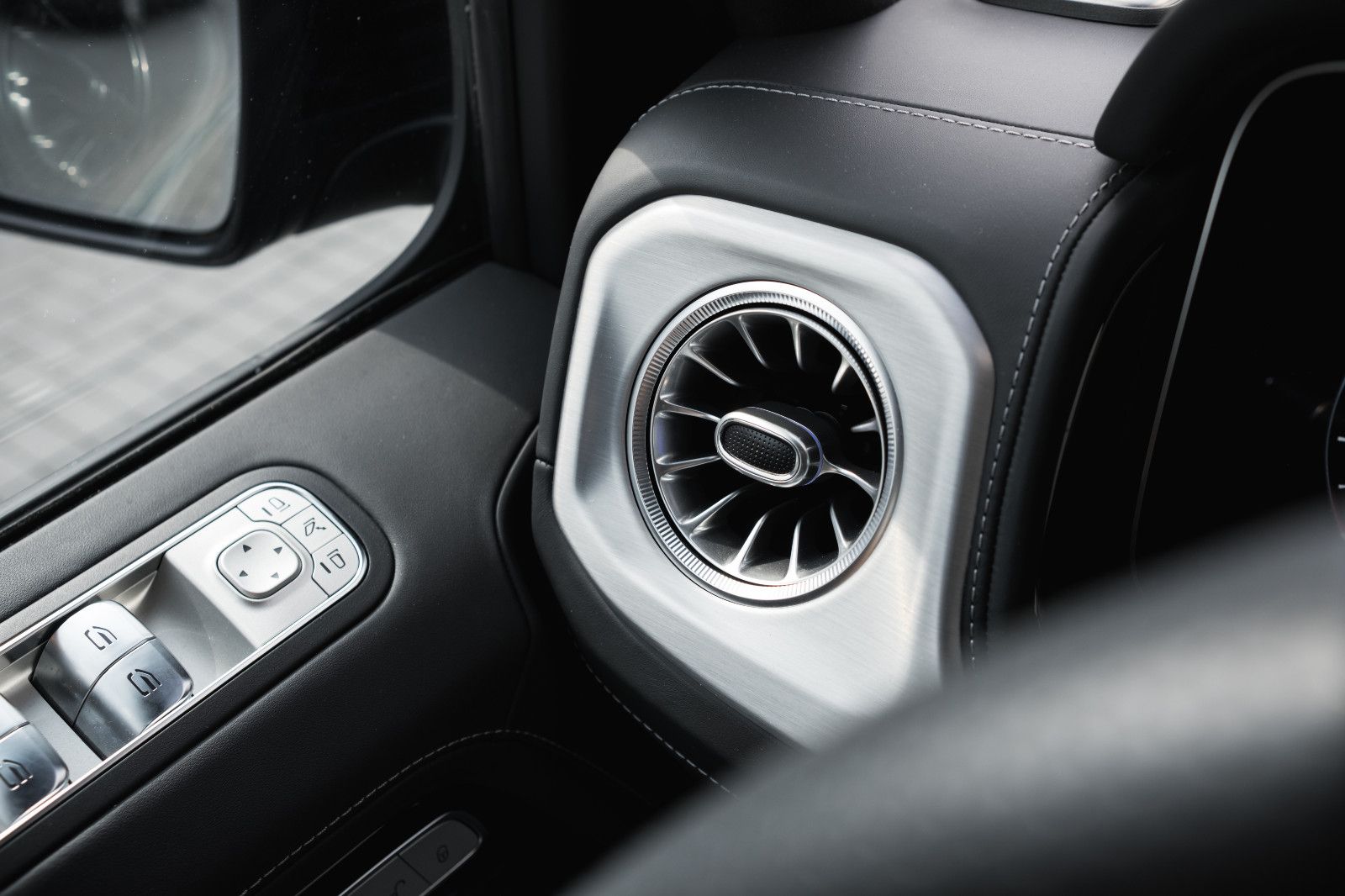 Fahrzeugabbildung Mercedes-Benz G 450d AMG Line-Kom.- Techn.-Night-Pak. SUPERIOR