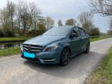 Mercedes-Benz B 180 CDI - Sportpaket - Mercedes-Benz mit Diesel-Antrieb: Kombi, Sportpaket
