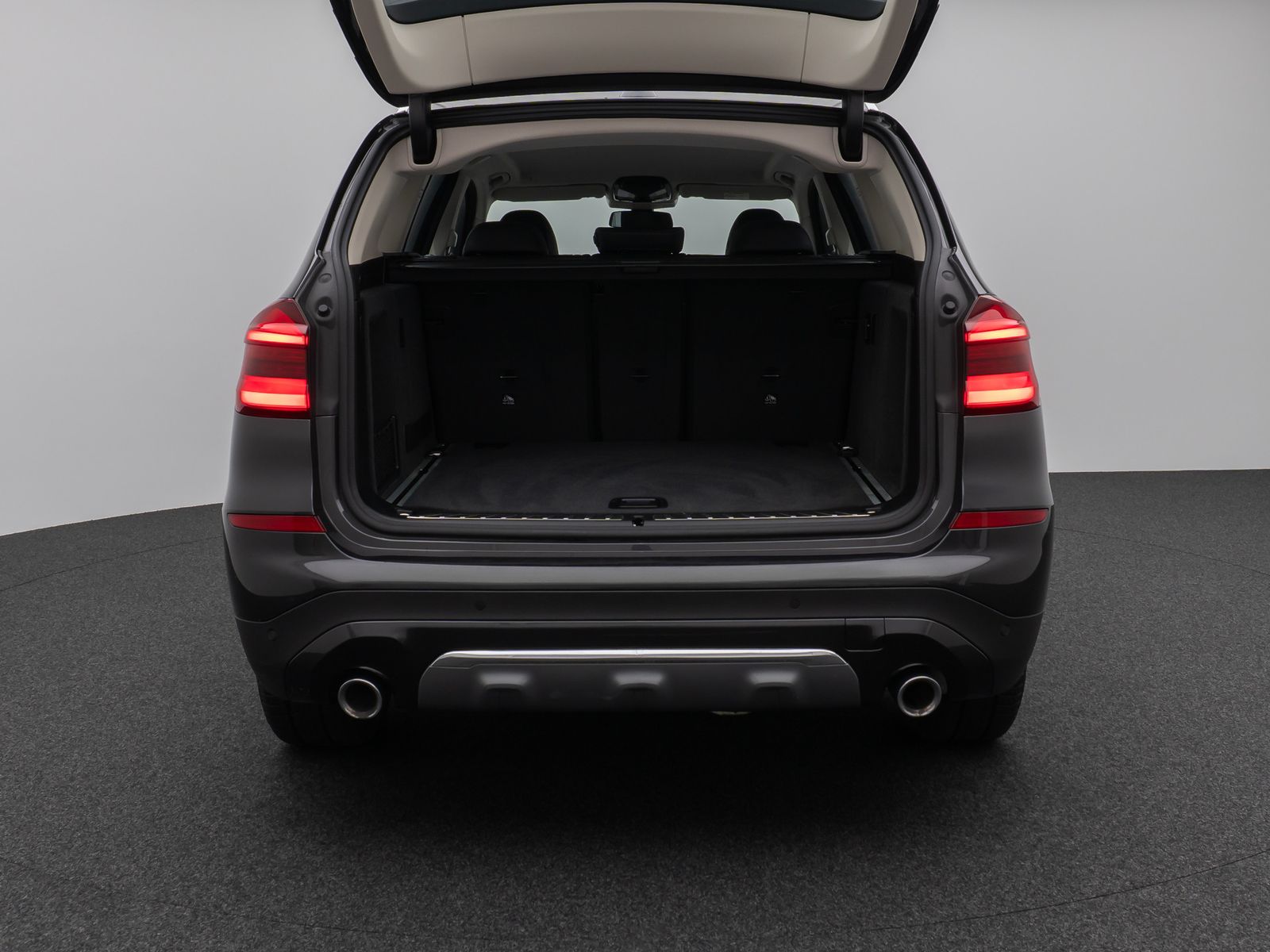 Fahrzeugabbildung BMW X3 xD30d LuxuryLine 360°HUD DAB HiFi AHK Komfort