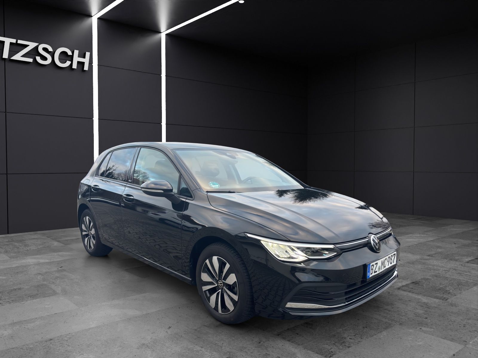 Fahrzeugabbildung Volkswagen Golf VIII TSI Move Climatronic AID PDC SH LM