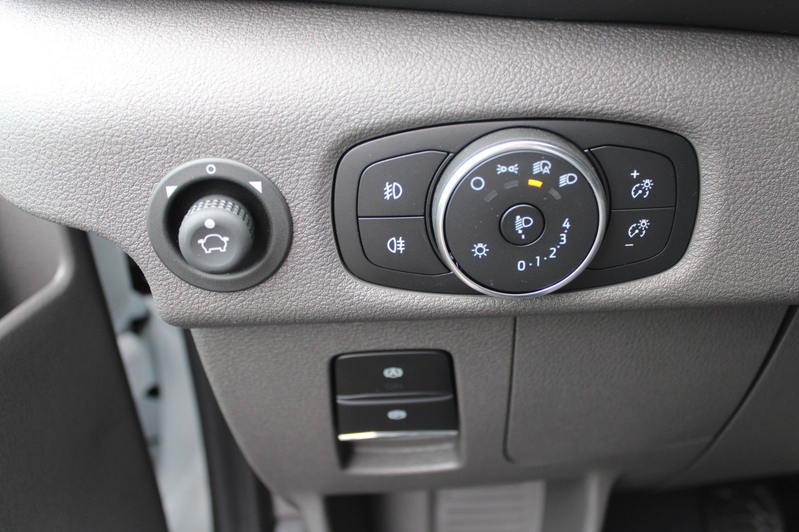 Fahrzeugabbildung Ford Transit L3 H2 LKW Kasten HOCHDACH KLIMA AHK CAM