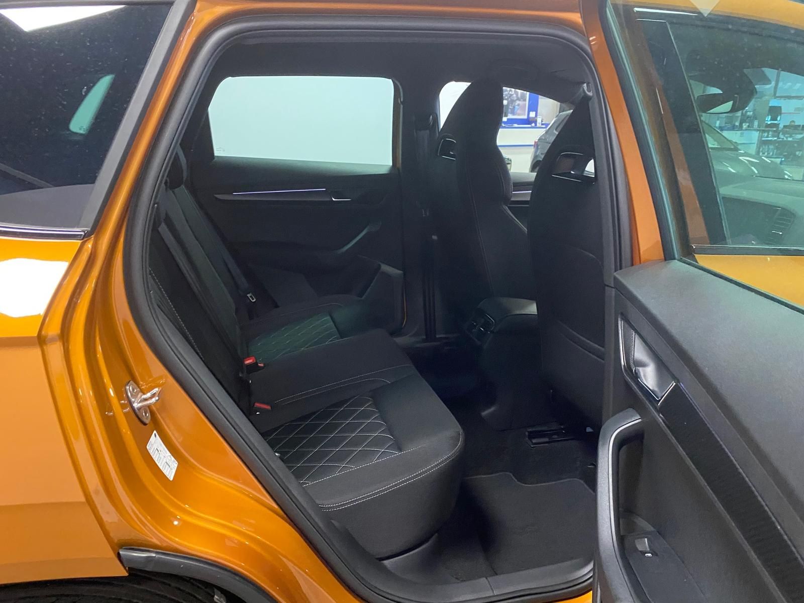 Fahrzeugabbildung SKODA Karoq 1.5 ACT SPORTLINE+5J GA+MATRIX+ACC+360+AHK