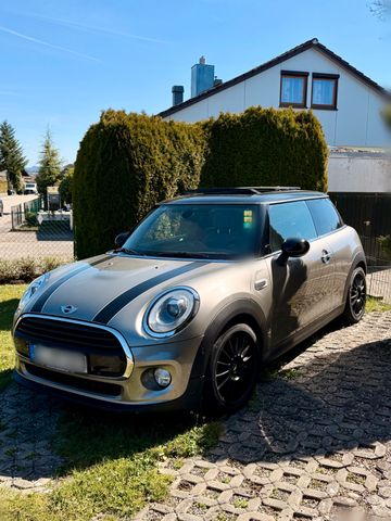 MINI Cooper Automatik Panorama Navi TÜV neu 08/27
