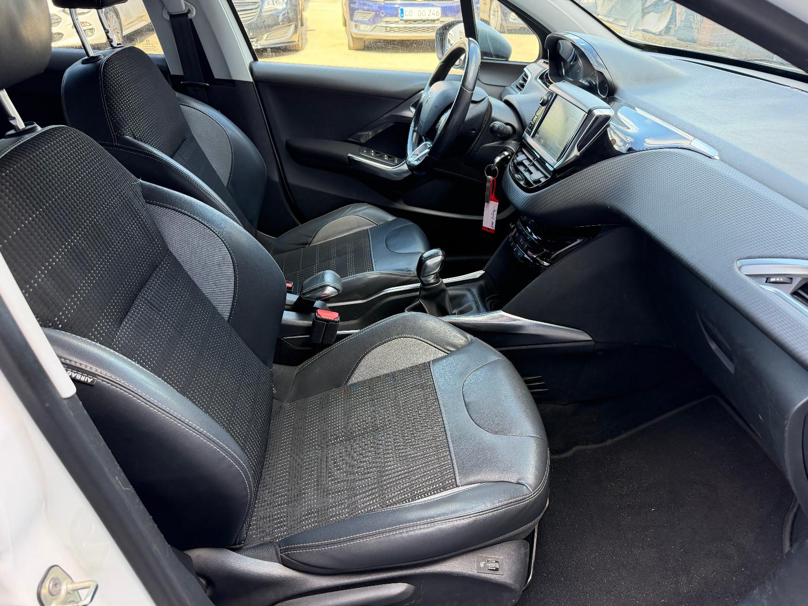 Peugeot 2008 Allure,Shz,PDC,Klimaautomatik