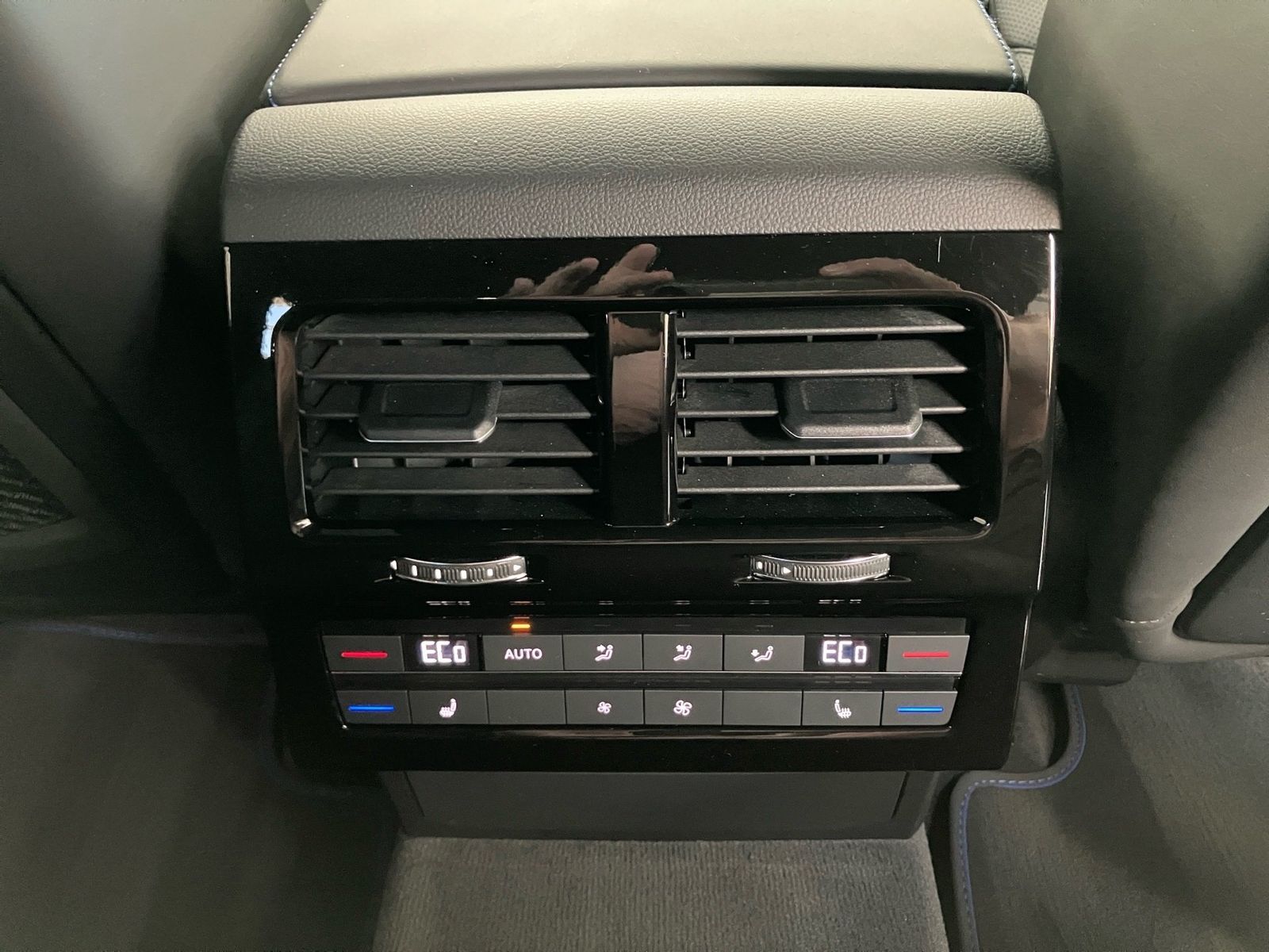 Volkswagen Touareg - Bild 18