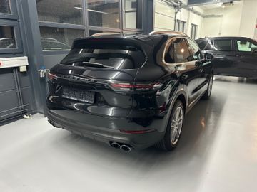 Porsche Cayenne - 8