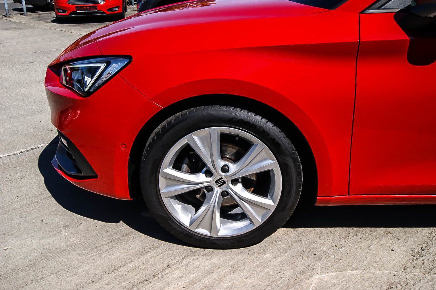 Fahrzeugabbildung SEAT Leon Sportstourer 1.5 FR VIRTUAL KAMERA ACC LED