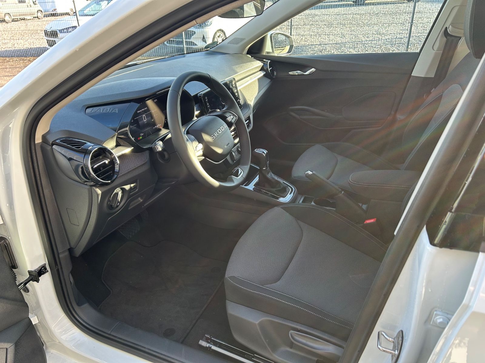 Fahrzeugabbildung SKODA Fabia Selection 1,0 TSI DSG  Klima RFK