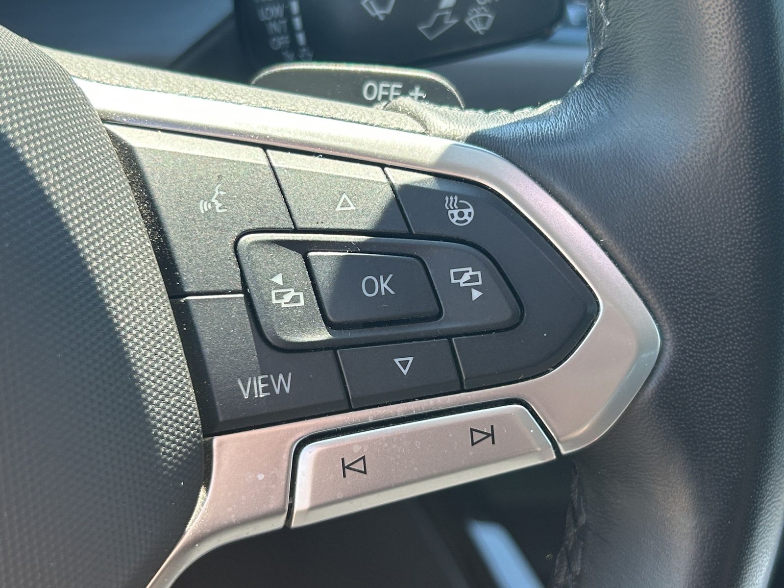 Fahrzeugabbildung Volkswagen Golf VIII Variant eTSI  Style DSG Matrix AHK Nav