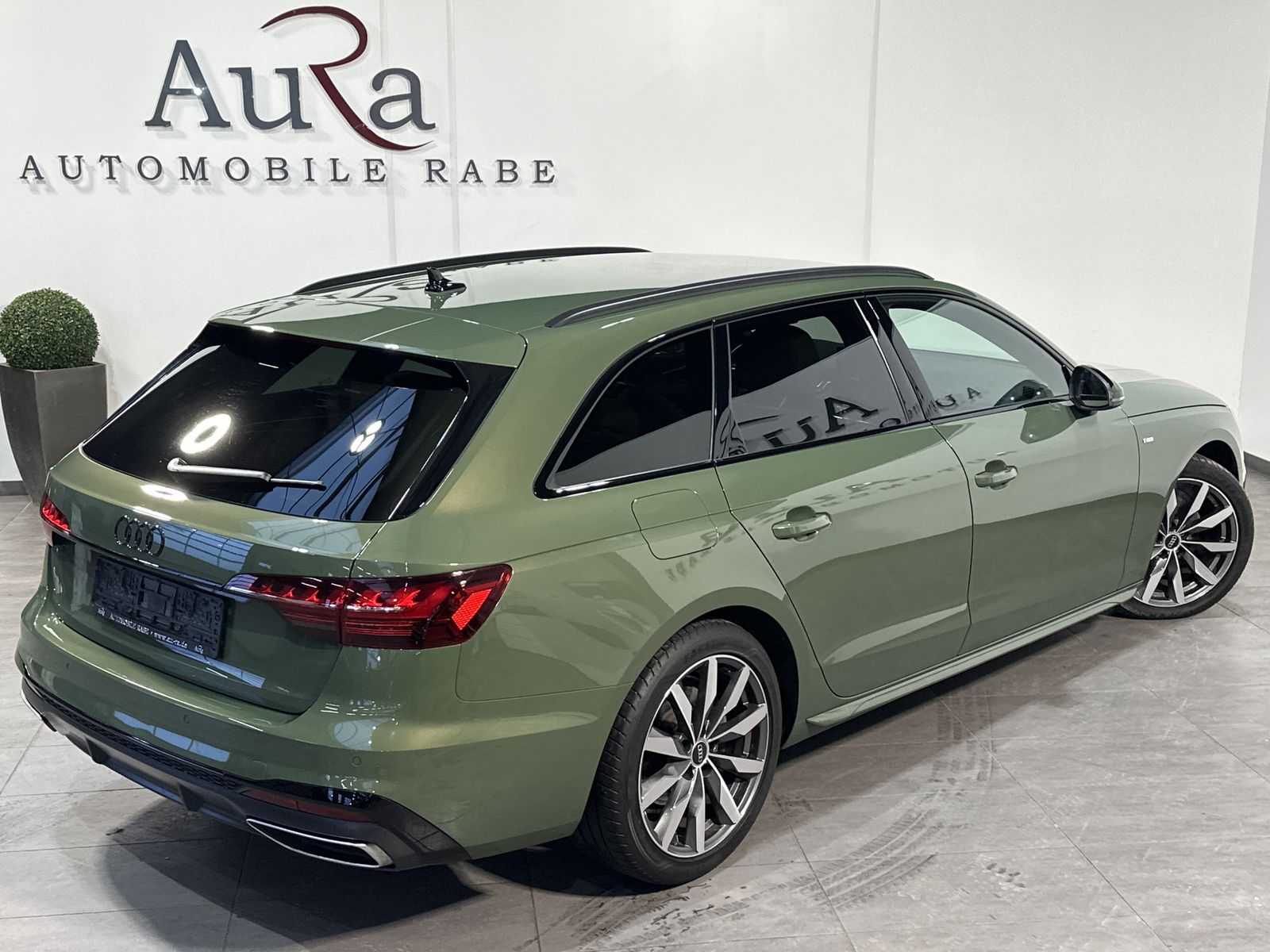 Fahrzeugabbildung Audi A4 Avant 35 TDI S-Line Black NAV+LED+B&O+V-COCK