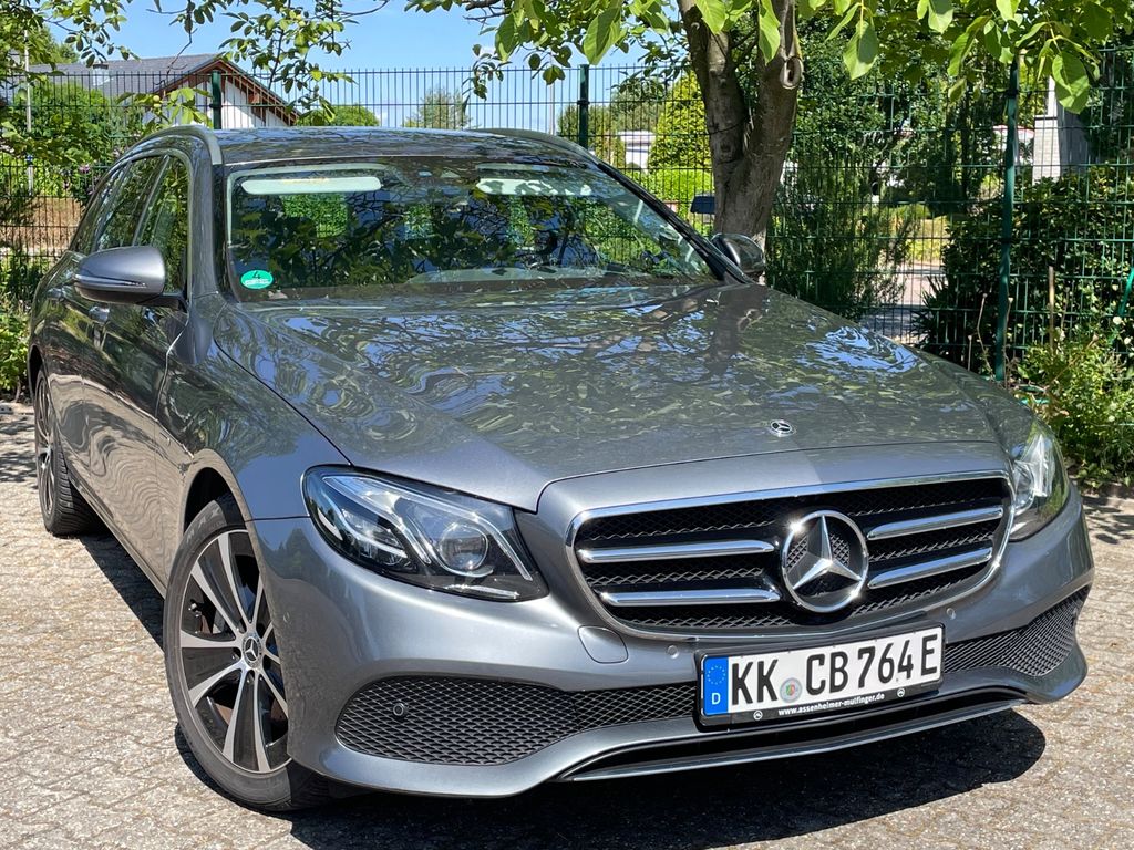 Image of Mercedes-Benz E 300