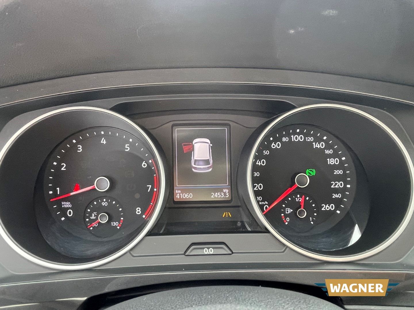 Fahrzeugabbildung Volkswagen Tiguan Comfortline  Automatik 4Motion