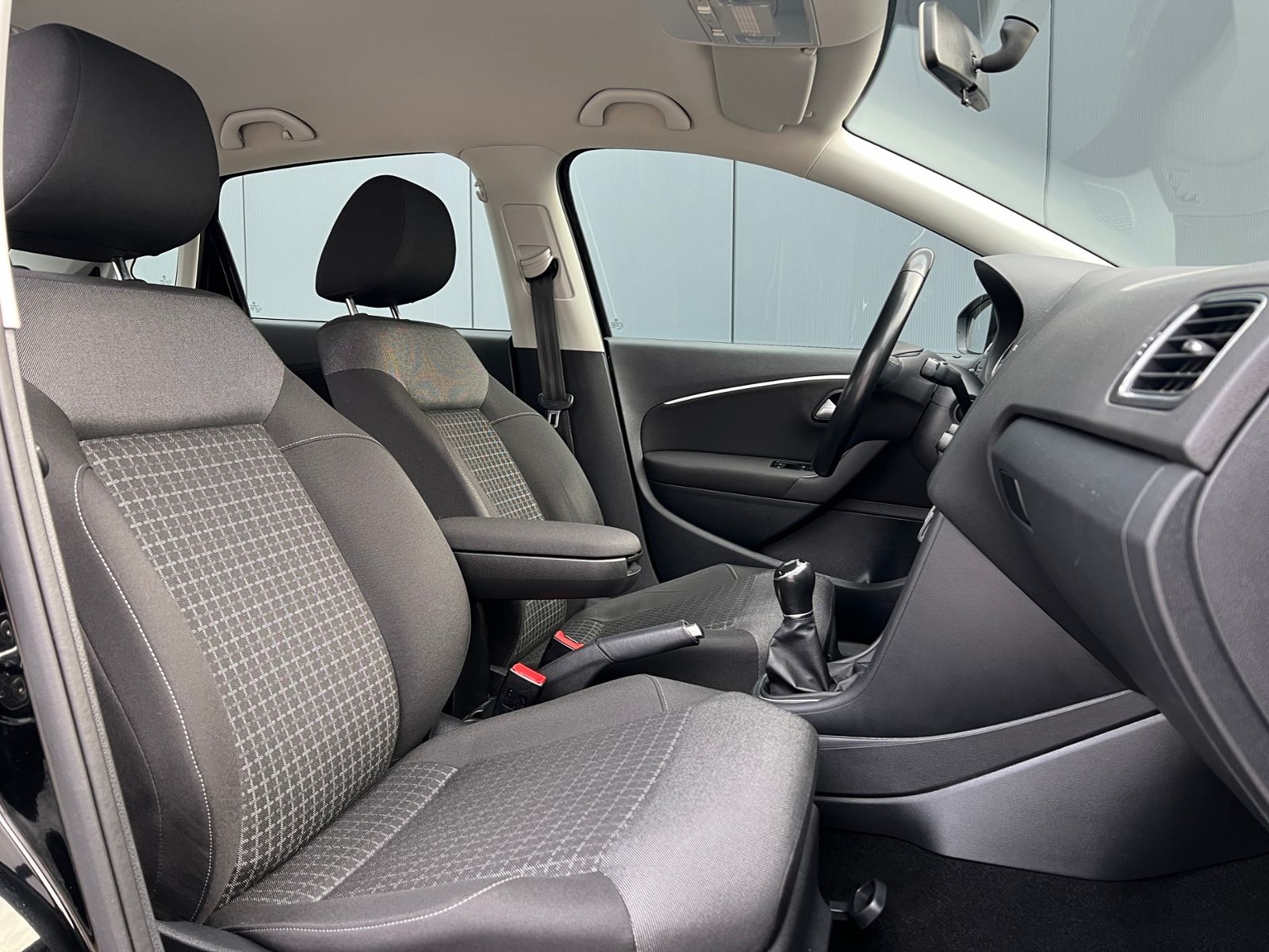 Fahrzeugabbildung Volkswagen Polo 1.2 TSI Comfortline BMT *Klima, Sitzhzg., P