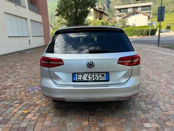 Volkswagen Passat - 4