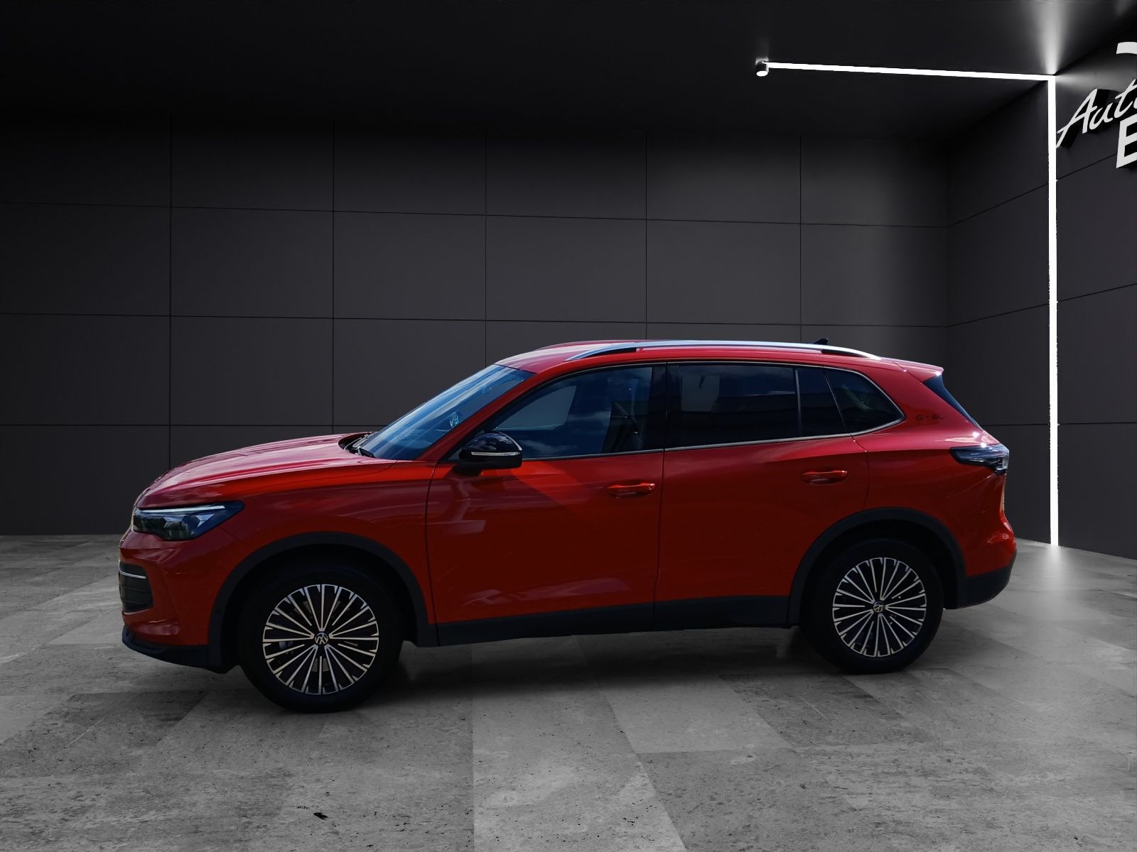 Fahrzeugabbildung Volkswagen Tiguan TDI Goal DSG Matrix AHK Navi AID ACC RFK