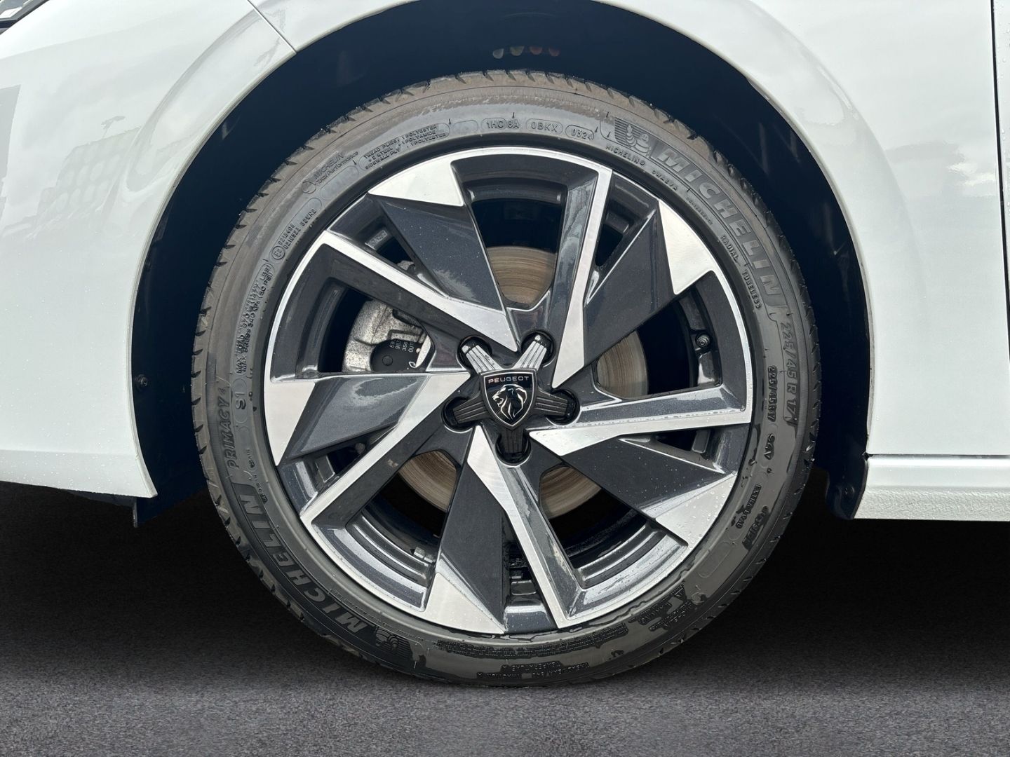 Fahrzeugabbildung Peugeot 308 SW Allure 1.5 BlueHDi 130 EU6e