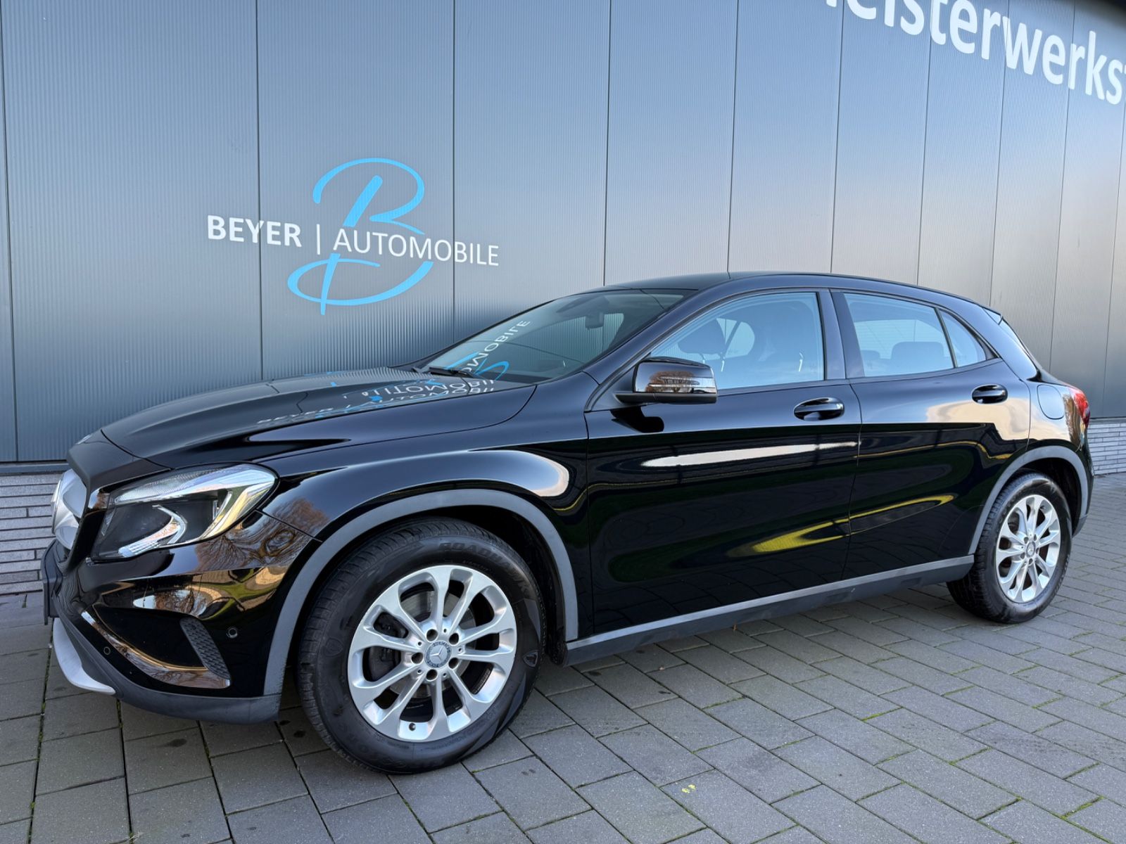 MERCEDES-BENZ GLA 200 1.6 *Multif.L*SHZ*Klima*