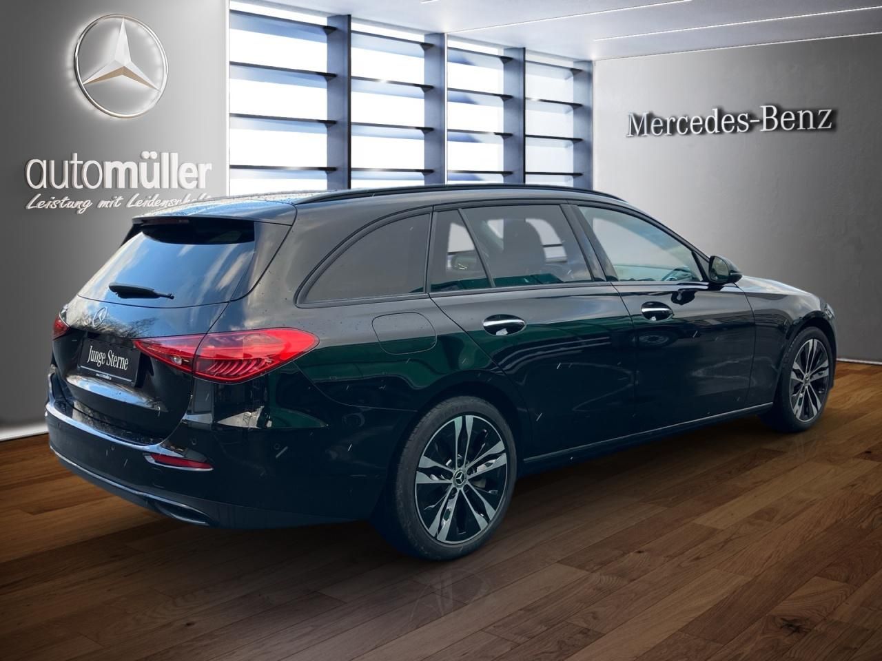 Fahrzeugabbildung Mercedes-Benz C 300 e T AHK Pano Night Distronic 360° L-Heizun