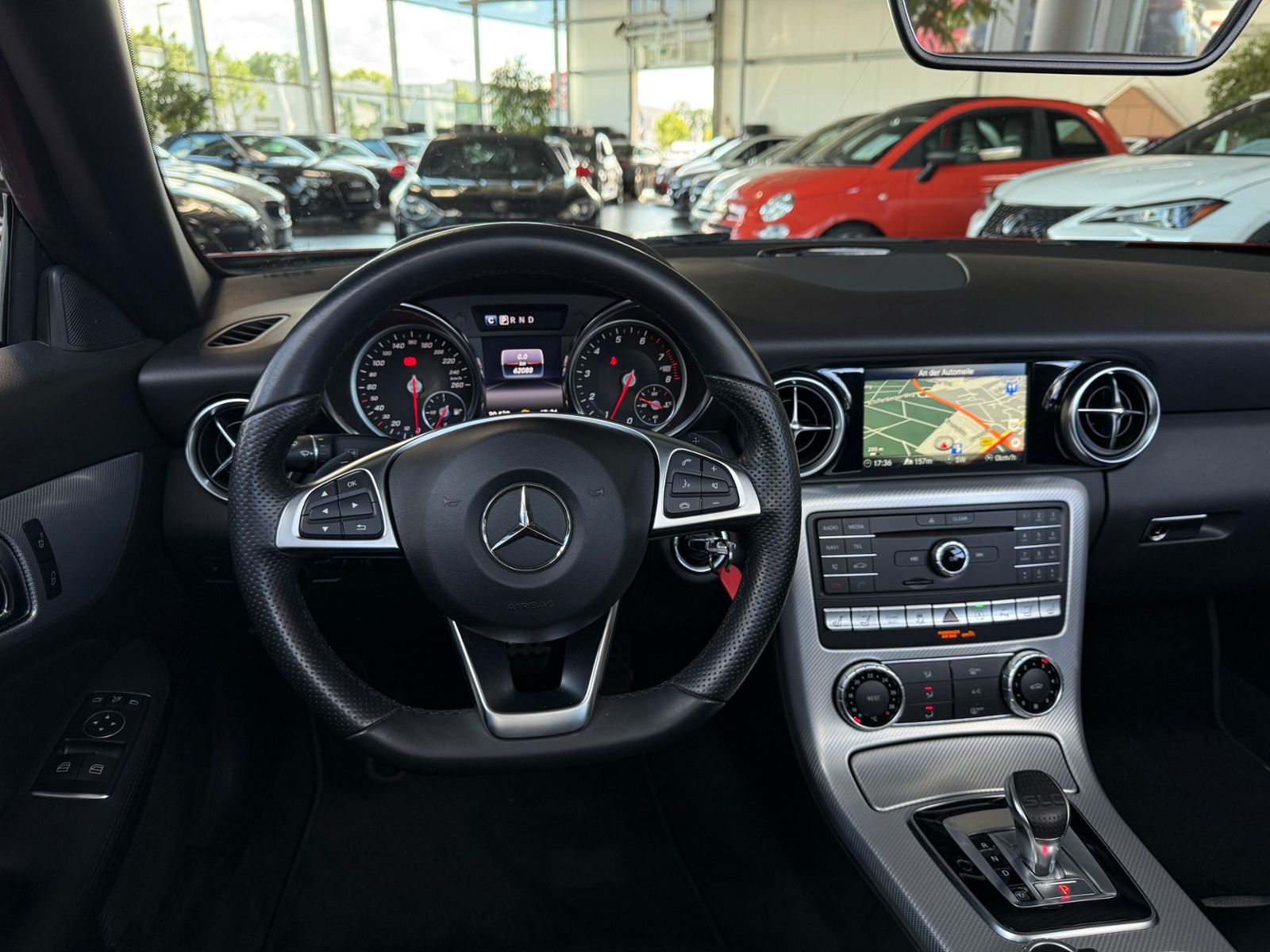 Fahrzeugabbildung Mercedes-Benz SLC 300 AIRSCARF LED NAVI SHZ